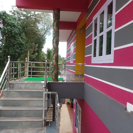 Iroomz Sri Vinayaka Comfort Virajpet Buitenkant foto