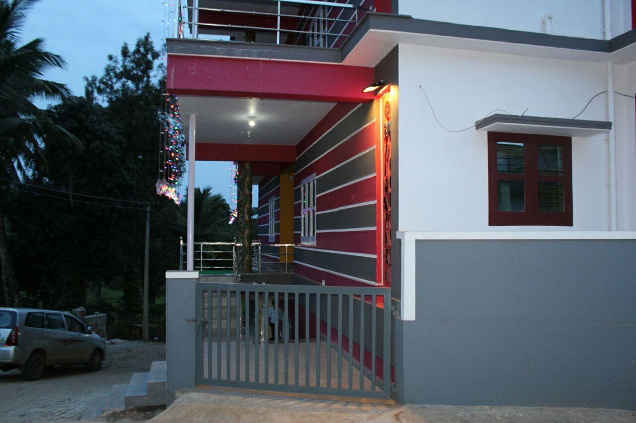 Iroomz Sri Vinayaka Comfort Virajpet Buitenkant foto